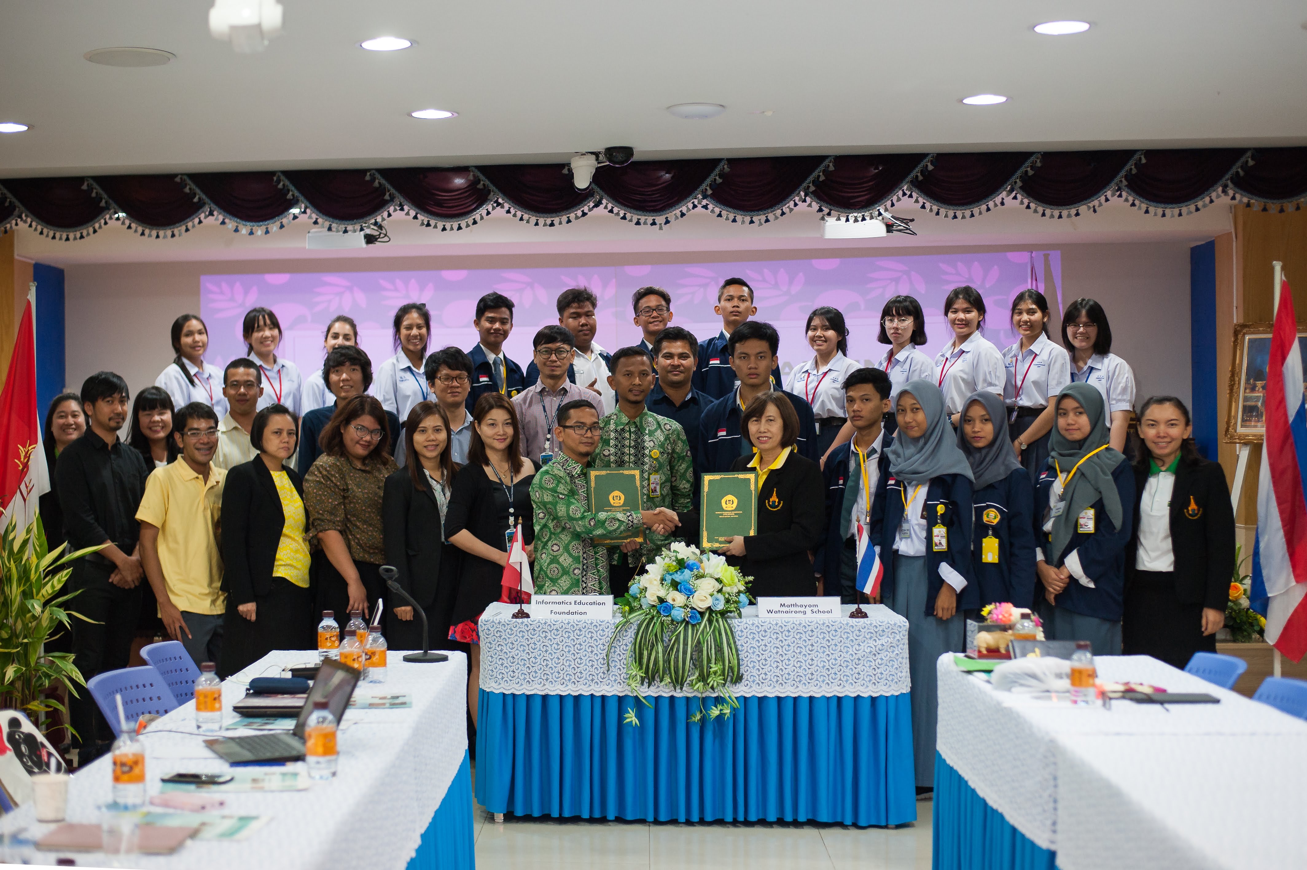 โรงเรียนมัธยมวัดนายโรงทำบันทึกข้อตกลงร่วมกับ Yayasan Pendidikan Informatika Serang  ประเทศอินโดนีเซีย